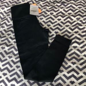 Never worn Fabletics Power Hold leggings